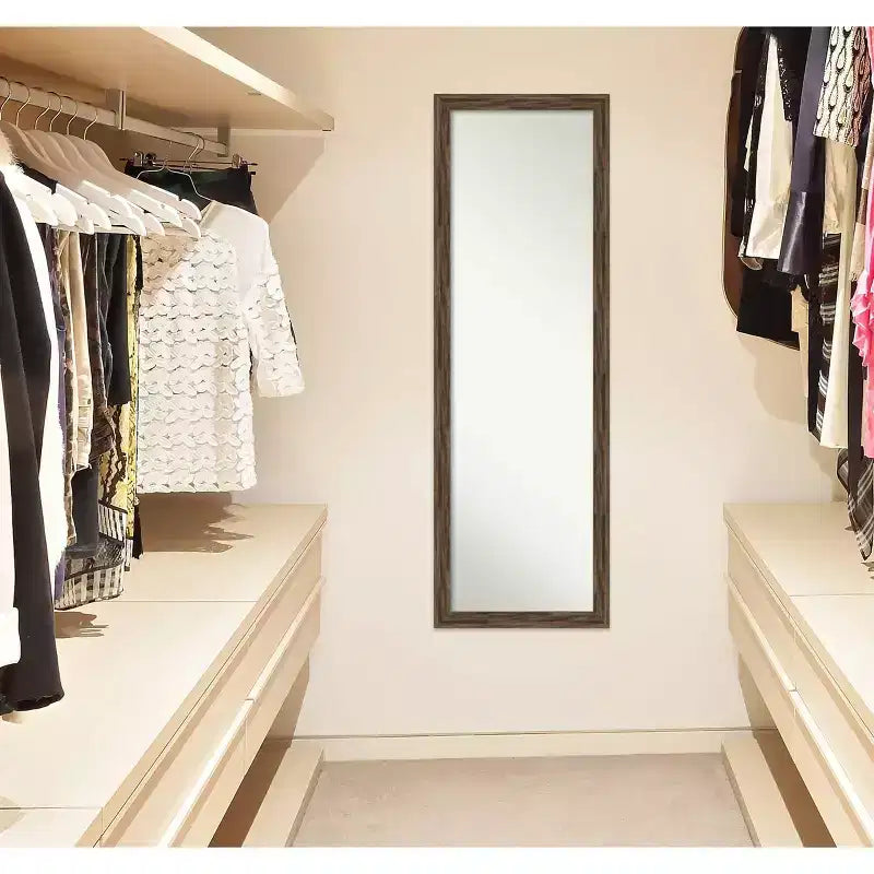 Specchio a figura intera stretto con cornice, 17" x 51", marrone chiaro - : Montaggio a porta/parete, cornice in legno