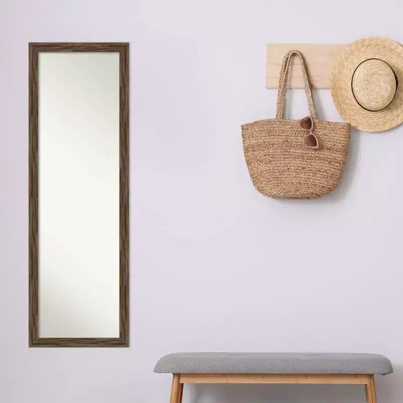 Specchio a figura intera stretto con cornice, 17" x 51", marrone chiaro - : Montaggio a porta/parete, cornice in legno