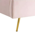 Letto a piattaforma con testiera ad ali e rivestimento in velluto