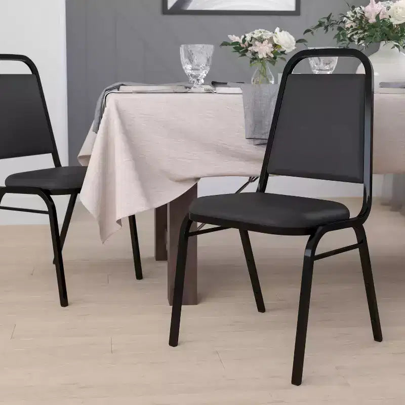 Sedia da banchetto impilabile con schienale trapezoidale - Seduta spessa 1,5 pollici
